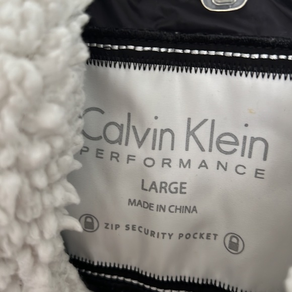 Calvin Klein puffer women’s vest size Large - Picture 3 of 6